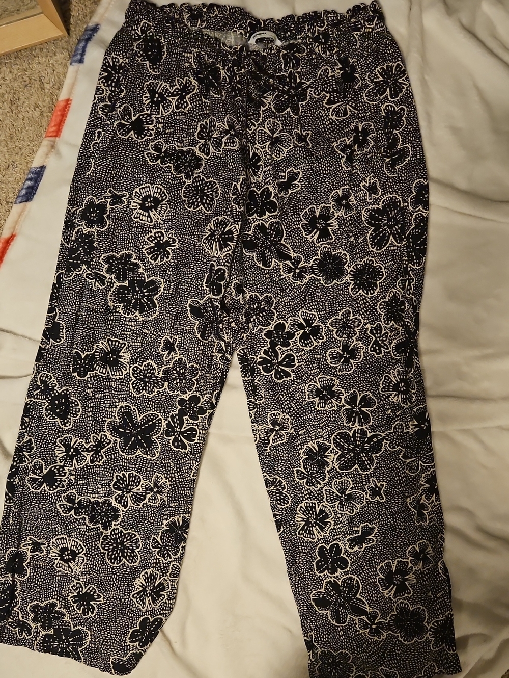 Sonoma Black and Cream Floral Lounge Pants